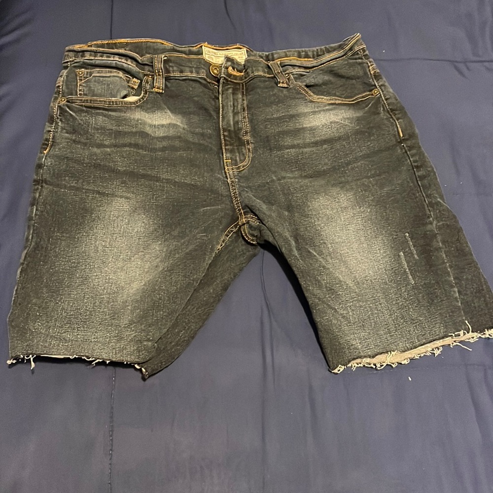 jean shorts 6 inch. stretch material